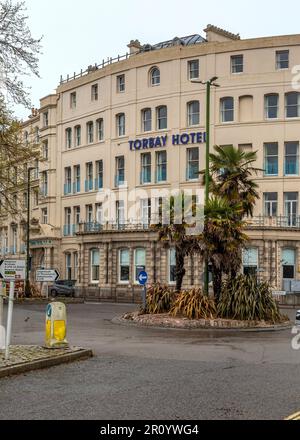 Blick auf die Straße vom Torbay Hotel in Torquay, Devon, Großbritannien. Stockfoto