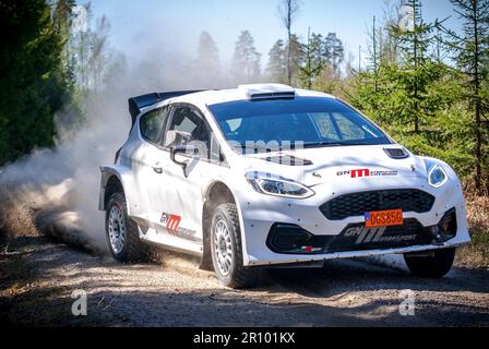 Tingsryd, Schweden, 10. Mai 2023 MRF Tyres Dealer Team und Team GN Motorsport während der Tests vor der FIA European Rally Championship in Polen. Dennis Radstrom mit Beifahrer Johan Johansson Credit: PEO Mšller/Alamy Live News Stockfoto