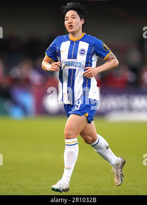 Lee Geum-min von Brighton und Hove Albion in Aktion beim Barclays Women's Super League-Spiel im People's Pension Stadium, Crawley. Bilddatum: Mittwoch, 10. Mai 2023. Stockfoto