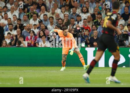 Madrid, Spanien. 9. Mai 2023. Ederson (Manc) Fußball : Halbfinale der UEFA Champions League 1. Teilspiele zwischen dem Real Madrid CF 1-1 Manchester City FC im Estadio Santiago Bernabeu in Madrid, Spanien . Kredit: Mutsu Kawamori/AFLO/Alamy Live News Stockfoto