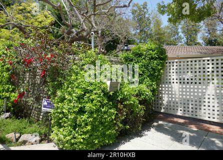 Los Angeles, Kalifornien, USA 8. Mai 2023 Schauspieler John Ritter und Schauspieler Robert Ardrey ehemaliger Wohnsitz/Nouse auf der 236 Tigertail Road am 8. Mai 2023 in Los Angeles, Kalifornien, USA. Foto: Barry King/Alamy Stock Photo Stockfoto