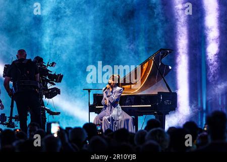 10. Mai 2023, Liverpool, Merseyside, Vereinigtes Königreich: England: Alika beim Eurovision Song Contest 2023 als estnischer Eintrag, im Semi Final Two in der Liverpool Arena. Der Eurovision Song Contest 2023 findet in Liverpool statt, nachdem die Ukraine, Gewinner des Wettbewerbs von 2022 mit dem Song „Stefania“ von K. Orchestra, aufgrund von Sicherheitsbedenken, die durch die russische Invasion verursacht wurden, nicht in der Lage war, die Anforderungen an die Ausrichtung der Veranstaltung zu erfüllen (Kreditbild: © Andy von Pip/ZUMA Press Wire) NUR REDAKTIONELLE VERWENDUNG! Nicht für den kommerziellen GEBRAUCH! Stockfoto