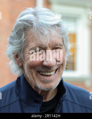 Roger Waters, ein englischer Musiker, der Mitbegründer der äußerst erfolgreichen progressiven Rockgruppe Pink Floyd war, ist auf diesem 2017-Foto zu sehen. Stockfoto