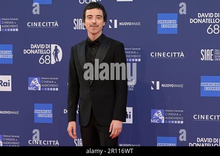 Rom, Italien. 10. Mai 2023. Diodato besucht den roten Teppich von Premi Davide di Donatello 2023 in den Cinecittà Lumina Studios. Kredit: SOPA Images Limited/Alamy Live News Stockfoto