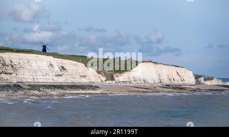 ROTTINGDEAN, EAST SUSSEX/UK - 24.Mai: Rottingdean schwarze Kittel Windmühle in der Nähe von Brighton in East Sussex England am 24. Mai 2014 Stockfoto