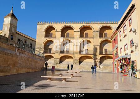 Rückseite der Mezquita, Moschee, Kathedrale, Plaza del Triunfo, Platz, Cordoba, Provinz Cordoba, Andalusien, Spanien Stockfoto