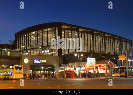 Bahnhof Zoo, Hardenbergplatz, Charlottenburg, Berlin, Deutschland Stockfoto