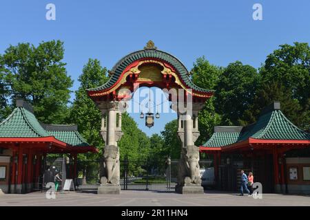 Elefantentor, Zoo, Budapester Straße, Tiergarten, Berlin, Deutschland Stockfoto