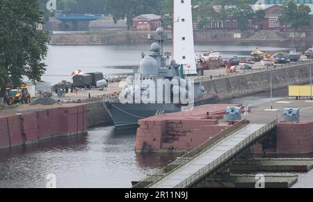 Russische Marine R-47 (819), Projekt 12411, Korvette der Tarantul-Klasse, Hafen Kronstadt, Marinebasis, Kotlin Island, St. Petersburg, Russland Stockfoto