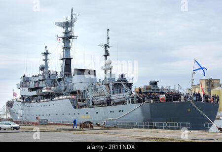 Russisches Ausbildungsschiff 210, Führungsschiff der Smolnyy-Klasse (Projekt 887), um Kadetten der Marine zu üben, die die Marine, russische Besatzung und Matrosen erziehen Stockfoto