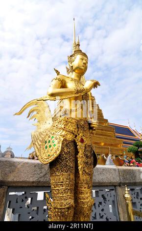 Statue des Goldenen Engels im Königspalast in Bangkok, Thailand. Stockfoto