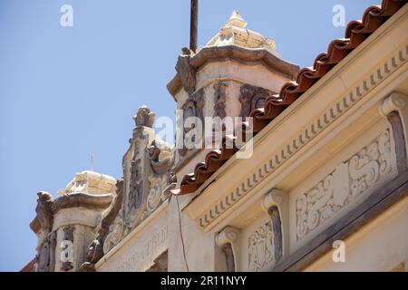 Nogales, Arizona, USA - 29. Mai 2022: Das historische Stadtzentrum von Nogales strahlt am Nachmittag in der Sonne. Stockfoto