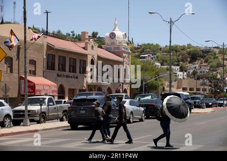 Nogales, Arizona, USA - 29. Mai 2022: Das historische Stadtzentrum von Nogales strahlt am Nachmittag in der Sonne. Stockfoto