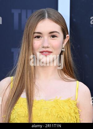 Westwood, USA. 10. Mai 2023. Lucy Paez trifft am 10. Mai 2023 bei der Premiere „The Mother“ Los Angeles im Regency Village Theatre in Westwood, Kalifornien, ein. © Tammie Arroyo/AFF-USA.com Guthaben: AFF/Alamy Live News Stockfoto