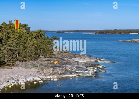 Camping und Kajakfahren auf der Insel Ryssklobben, Inkoo, Finnland Stockfoto