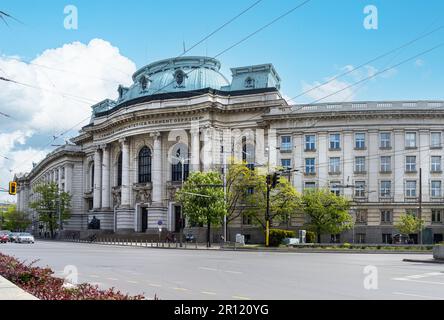 Sofia, Bulgarien. Mai 2023. Die Außenfassade des historischen Sofia-Universitätsgebäudes im Stadtzentrum Stockfoto