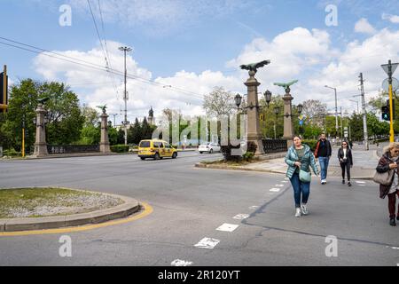 Sofia, Bulgarien. Mai 2023. Panoramablick auf die Adlerbrücke im Stadtzentrum Stockfoto