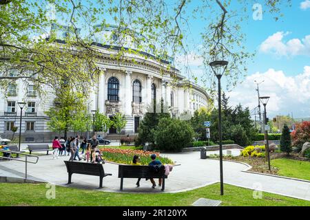 Sofia, Bulgarien. Mai 2023. Die Außenfassade des historischen Sofia-Universitätsgebäudes im Stadtzentrum Stockfoto