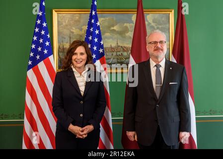 RIGA, Lettland. 11. Mai 2023. Egils Levits, Präsident von Lettland, trifft sich mit Gretchen Whitmer, Gouverneur von Michigan. Kredit: Gints Ivuskans/Alamy Live News Stockfoto