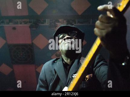 Neville Staple von den Specials AKA bei einem Konzert im berühmten Barrowland Ballroom in Glasgow, Schottland im Jahr 2013 Stockfoto