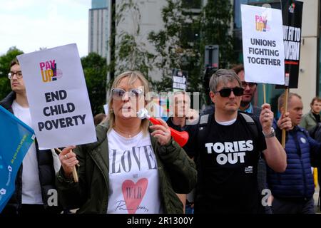 Victoria Square, Birmingham. 2. Okt. 2022. Großbritannien ist gebrochen / genug ist genug Protest bei der Konservativen Partei Konf. Credit Mark Lear/Alamy Live News Stockfoto