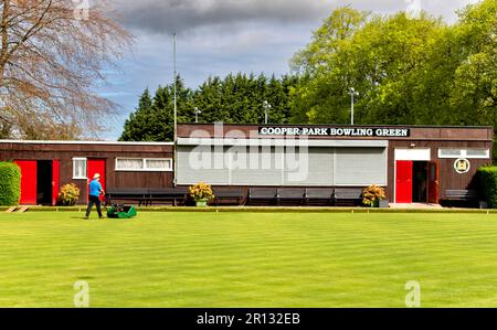 Elgin Town Moray Scotland Cooper Park der makellose bowling-grüne Rasen und Rasenmäher Stockfoto