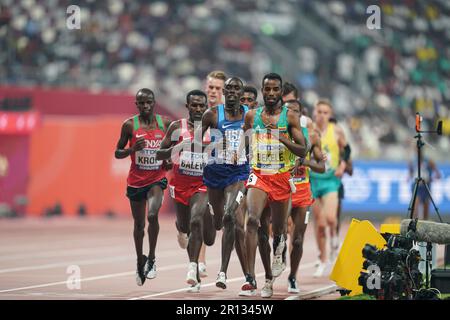 Telahun Haile Bekele nimmt an den 5000 Metern der Leichtathletik-Weltmeisterschaft 2019 in Doha Teil. Stockfoto