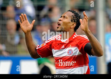 Ze Roberto Jubelt nach dem 1:0 gegen Bochum. Fußball Bundesliga VFL Bochum - FC Bayern München 0:3, 14,3.2009. Stockfoto