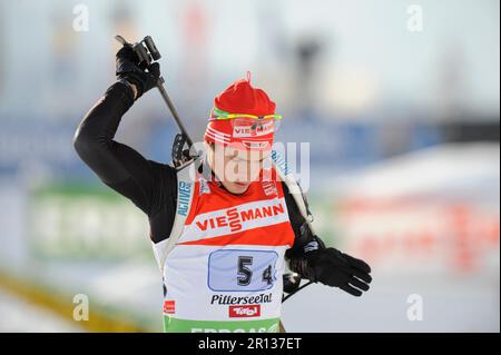 Simon Schempp Aktion Biathlon, 4x 7, 5 KM Staffel der Herren am 13.12.2009 in Hochfilzen. Stockfoto