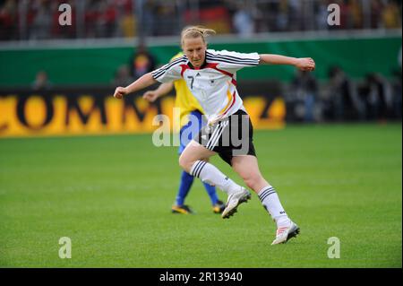 Melanie Behringer, Aktion. Fußball Frauen Länderspiel Deutschland - Brasilien 1:1, 22.4.2009 in Frankfurt. Stockfoto