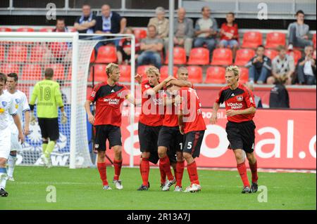 Leverkusener Jubel um den Torschützen Manuel Friedrich mit Simon Rolfes, Stefan Kießling, EREN DERDIYOK, SAMI HYYPIÄ Fußball Bundesliga Bayer Leverkusen - VFL Bochum 2:1. 29,8.2009. Stockfoto