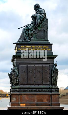 Denkmal von König Frederick Augustus I., „der Gerechte“ am Schlossplatz in Dresden Stockfoto