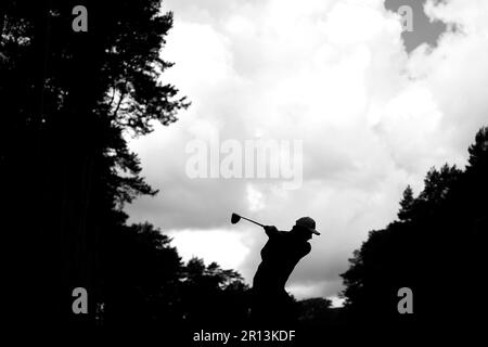 Juan Postigo schlägt am zweiten Tag der G4D Open im Woburn Golf Club, Milton Keynes, die 11. ab. Foto: Donnerstag, 11. Mai 2023. Stockfoto