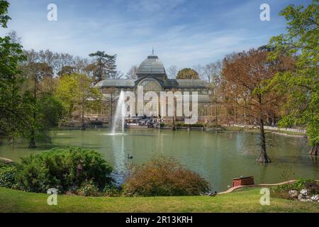 Kristallpalast (Palacio de Cristal) im Retiro Park - Madrid, Spanien Stockfoto