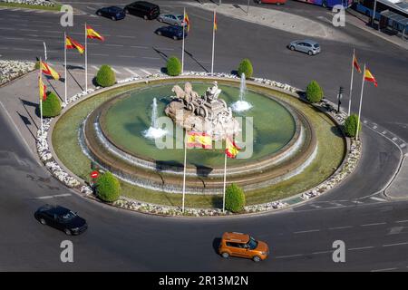 Luftaufnahme des Cybele-Brunnens an der Plaza de Cibeles - Madrid, Spanien Stockfoto