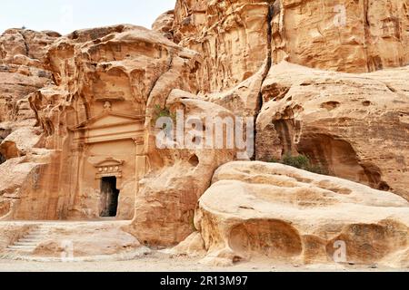 Jordanien. Archäologische Ausgrabungsstätte in Little Petra. Wadi Musa Stockfoto