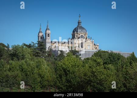 Almudena Kathedrale - Madrid, Spanien Stockfoto