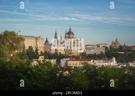 Almudena Kathedrale - Madrid, Spanien Stockfoto