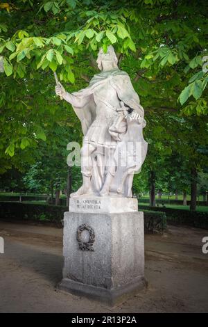 Statue des visigotischen Königs Chintila am Paseo de la Argentina im Retiro Park - Madrid, Spanien Stockfoto