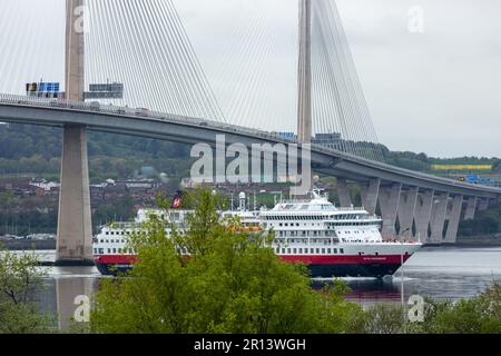 Frau Otto Sverdrup, früher bekannt als MS Finnmarken, ist ein norwegisches Küstenschiff, das im Eigentum der Hurtigruten ASA steht und von ihr betrieben wird und im Hafen von Rosyth ankommt Stockfoto