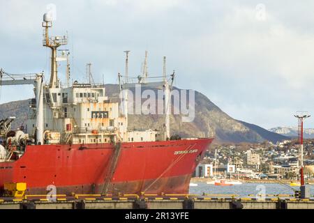 Schiffe im Hafen von Ushuaia, Tierra del Fuego. Argentinien Stockfoto