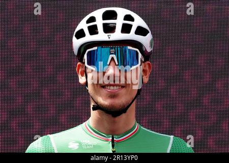 Neapel, Italien. 11. Mai 2023. Filippo Zana ist ein italienischer Straßenradfahrer, italienischer Champion im Jahr 2022, der in der sechsten Etappe des Giro d'Italia mit Abflug und Ankunft in Neapel für das Team Jayco-Alula fährt. Neapel, Italien, 11. Mai 2023. (Foto: Vincenzo Izzo/Sipa USA) Guthaben: SIPA USA/Alamy Live News Stockfoto