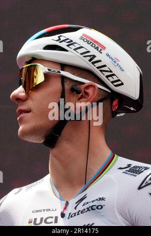 Neapel, Italien. 11. Mai 2023. Remco Evenepoel ist ein belgischer Radfahrer, der während der sechsten Etappe des Giro d'Italia mit Abfahrt und Ankunft in Neapel für den Soudal Quick-Step fährt. Neapel, Italien, 11. Mai 2023. (Foto: Vincenzo Izzo/Sipa USA) Guthaben: SIPA USA/Alamy Live News Stockfoto