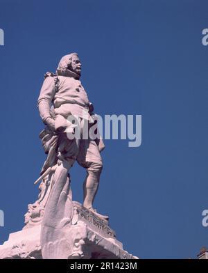 MONUMENTO A FRANCISCO DE QUEVEDO - 1902 - EN LA GLORIETA DE QUEVEDO DE MADRID. AUTOR: AGUSTIN QUEROL SUBIRATS (1860-1909). Lage: AUSSEN. MADRID. SPANIEN. FRANCISCO DE QUEVEDO (1580-1645). Stockfoto