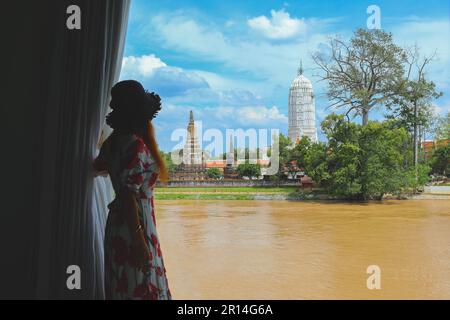 Selektiver Fokus auf Wat Phutthaisawan im Ayutthaya Historical Park, einem UNESCO-Weltkulturerbe, Thailand Stockfoto