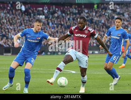 Michail Antonio von West Ham United wehrt sich während des Europa Conference League Semi Final 1. zwischen West Ham United und AZ Alkmaar im London Stadium, Stratford, am Donnerstag, den 11. Mai 2023 ab. (Foto: Michael Driver | MI News) Guthaben: MI News & Sport /Alamy Live News Stockfoto