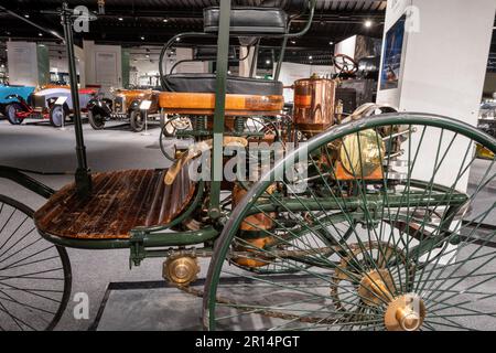 Sparkford.Somerset.United Kingdom.März 26. 2023.Ein Benz Patent Motorwagen, der als weltweit erstes Automobil gilt, wird auf dem Haynes Motor Mu ausgestellt Stockfoto