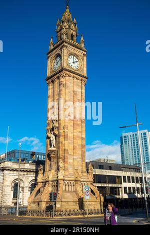 Die Albert Memorial Clock befindet sich am Queens Square im Stadtzentrum von Belfast, Nordirland, Großbritannien Stockfoto