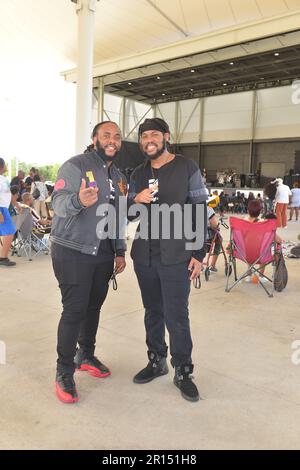 Miramar, USA. 07. Mai 2023. MIRAMAR, FLORIDA - MAI 07: Malcolm McNeish und Umoja McNeish der Söhne von Mystro posieren während der Black Violin Foundation: Dreamer Art Festival im Miramar Regional Park Ampitheater am 28. Januar 2023 in Miramar, Florida. (Foto: JL/Sipa USA) Guthaben: SIPA USA/Alamy Live News Stockfoto