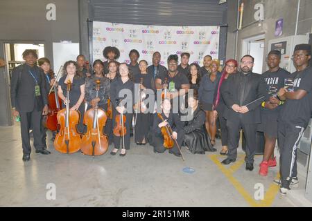 Miramar, USA. 07. Mai 2023. MIRAMAR, FLORIDA - MAI 07: Dillard High School Orchestra posieren für ein Bild hinter der Bühne während der Black Violin Foundation: Dreamer Art Festival im Miramar Regional Park Ampitheater am 28. Januar 2023 in Miramar, Florida. (Foto: JL/Sipa USA) Guthaben: SIPA USA/Alamy Live News Stockfoto